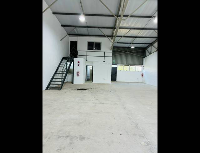 216M² WAREHOUSE TO LET IN GLEN ANIL